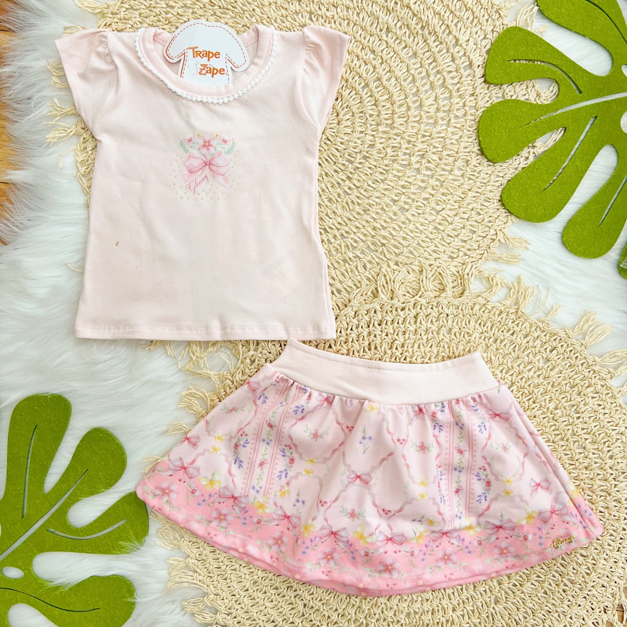 Conj. Blusa Lacinho e Short Saia Floral - Rosa